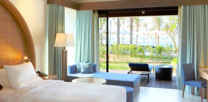 deluxe-bungalow-with-pool-3-2